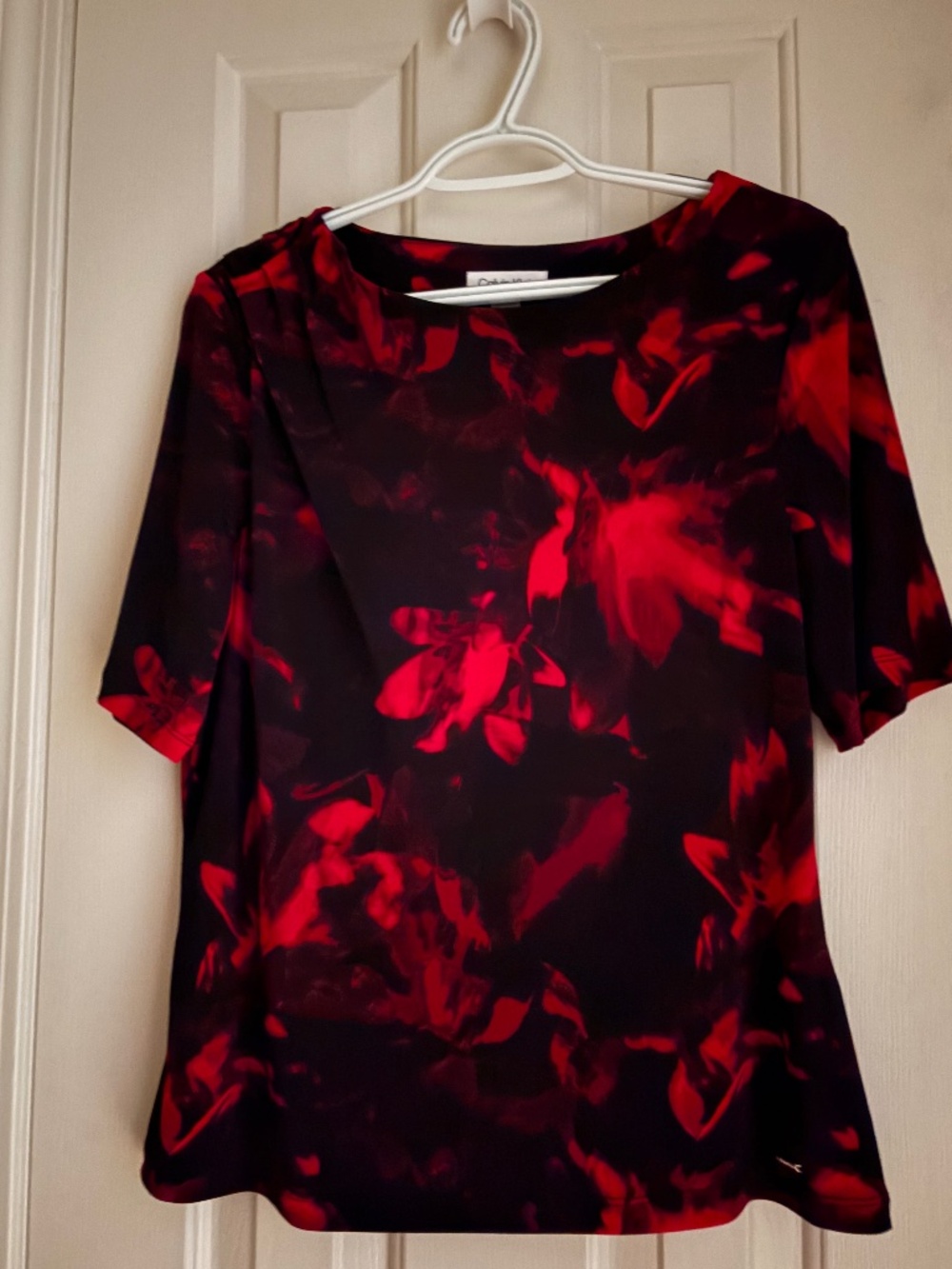 Calvin Klein Size Medium Black and Red Floral Top NWOT
